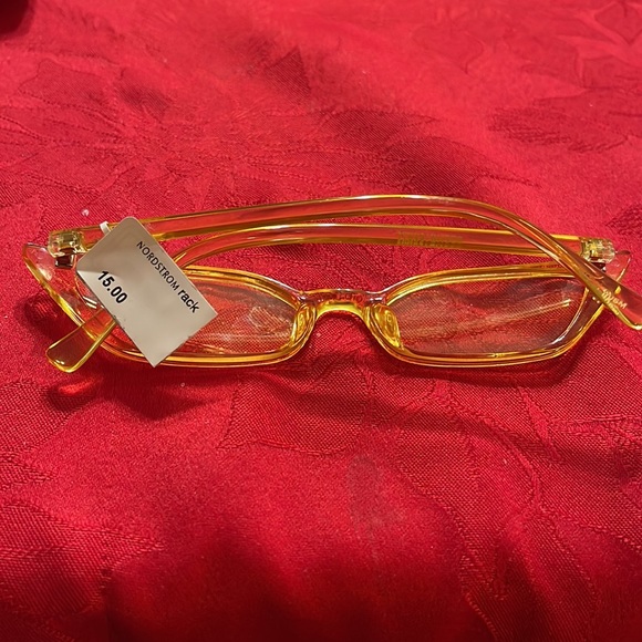 5/$25 NORDSTROM SUNNIES - NO LENSE FLAWS - Picture 2 of 2